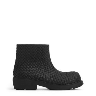 BOTTEGA VENETA Lug Ankle Boots Men Black  for sale